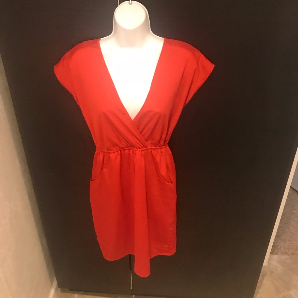 5/$25- Flirty dress sz small